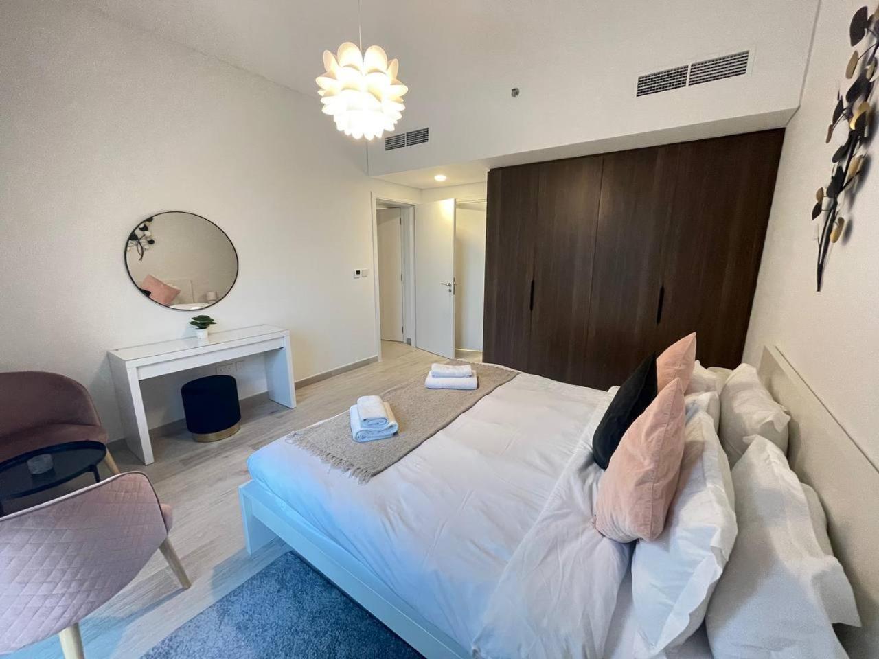 Luxe & Comfy Madinat Jumeirah - Apartment With Scenic Views - Pool Managed By Sunnyhomes * Dubai